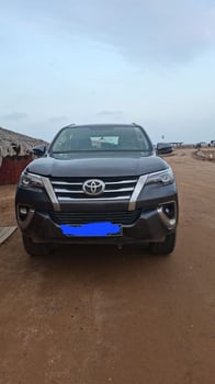 Toyota Fortuner 2021, climatisation excellente, moteur impeccable