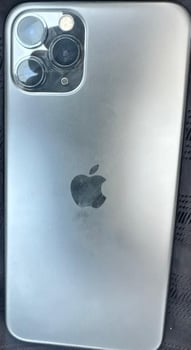 iPhone 11 Pro, 2 mois d\'utilisation, négociable
