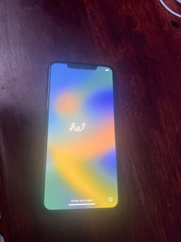 iPhone 11 Pro Max, excellent état, batterie 85%