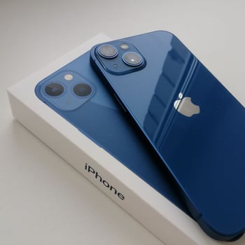 iPhone 13, batterie 86%, importé des USA