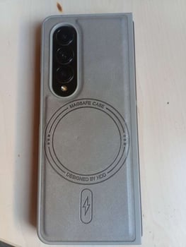 Samsung Galaxy Z Fold4 256Go / 8Go - Excellent état