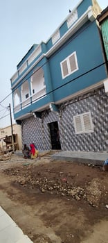 Maison F4 au rez-de-chaussée, Q.7bis, rue 18, pour jeunes mariés