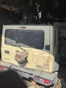 Suzuki Jimny 4x4 accidenté à réparer ou pour pièces