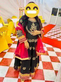 Robe traditionnelle pakistanaise élégante à louer