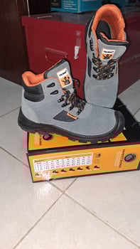 Chaussures de sécurité TOILSMAN taille 42, légères et confortables