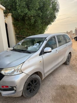 Toyota Avanza 2017, boîte Automatique, essence, climatisation parfaite