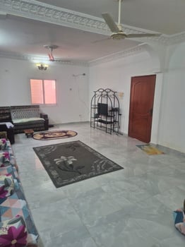 Appartement F4 avec cuisine équipée et citerne d\'eau à Saline Ouest