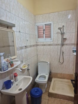 Appartement F4 avec cuisine équipée et citerne d\'eau à Saline Ouest