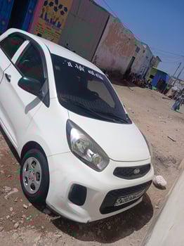 Kia Picanto 2016, essence, boîte automatique, économique pour la ville