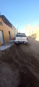 TOYOTA HILUX 2018 AUTOMATIQUE, & LANDCRUISER PRADO 2021 & HYUNDAI TUCSON 2015 6 en excellent état
