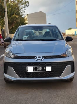 Hyundai Grand i10, essence, boîte automatique, état neuf