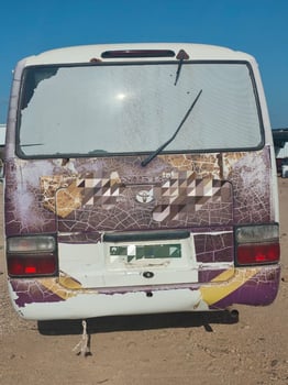 Toyota Bus 35 places, bon état, idéal pour transport scolaire ou touristique