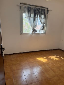 Appartement F3 meuble avec parking et groupe électrogène au Heron