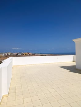 Location Villa 8 chambres avec balcon à Haramous