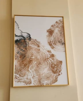 Salon Turc avec table basse et cadres décoratifs de qualité