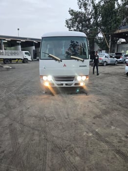 2 Mitsubishi Rosa 2017/2018, diesel, 35/25 places, manuelle