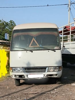 Bus Mitsubishi Rosa 35 places, quasi neuf