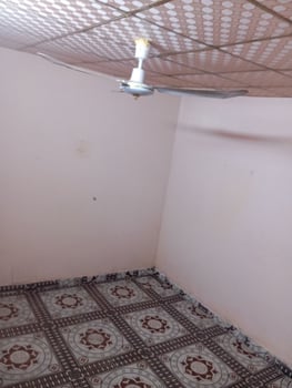 Studio à louer à Hayableh, chambre, toilette, cuisine