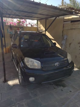 Toyota RAV4 en bon état, 178 000 km, vidange récente