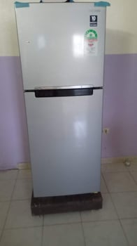 Réfrigérateur neuf peu utilisé