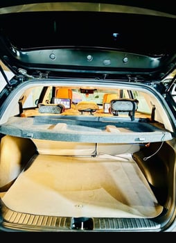 4 voitures à vendre -TOYOTA HILUX 2023 38.000 KM & HYUNDAI CRETA 2023 & HYUNDAI SANTÉ FE 2016 & Toyota Prado 2021