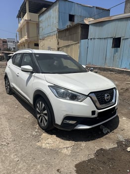 4 VOITURES , HYUNDAI VENUE 2021 & TOYOTA LANDCRUISER PRADO 2021 & NISSAN KICKS 2019, FORTUNER 2019 excellent état