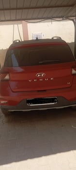 4 VOITURES , HYUNDAI VENUE 2021 & TOYOTA LANDCRUISER PRADO 2021 & NISSAN KICKS 2019, FORTUNER 2019 excellent état
