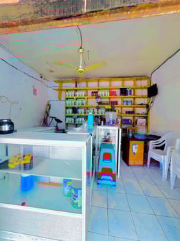 Cafétéria bien située à PK12 - vente de café et boissons - matériel inclus