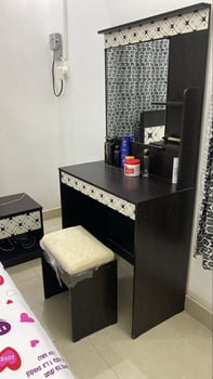 Chambre d\'une personne en excellent état à vendre.