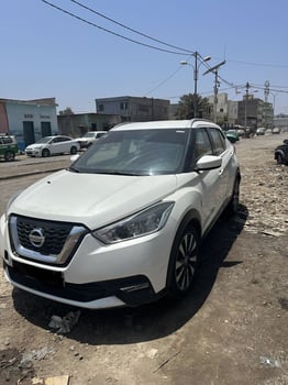 4 VOITURES , HYUNDAI VENUE 2021 & TOYOTA LANDCRUISER PRADO 2021 & NISSAN KICKS 2019, FORTUNER 2019 excellent état