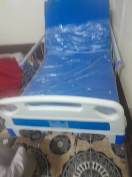 Lit médicalisé neuf - 2 semaines d\'utilisation