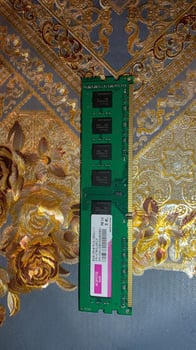 Barrette mémoire RAM 8 Go DDR3 - 1600 MHz - Marque AOPOTE