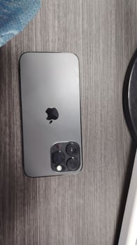 IPhone 14 Pro Max en excellent état - Disponible à la vente