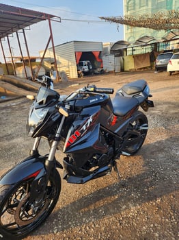 Moto Jincheng 200 en très bon état