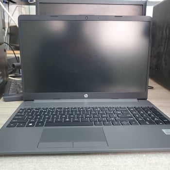 HP Laptop Intel Core i3, 8GB RAM, 1TB HDD - Comme neuf