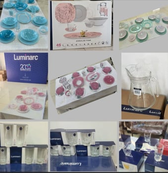 Services de table moderne (46 pièces), verres design et carafe en verre