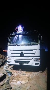 Camion tracteur Sinotruk 371, excellent état