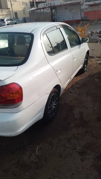 Toyota Platz 2005 essence, automatique, très bon état