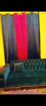 Chambre et salon avec table TV à vendre - 2 ans d\'utilisation