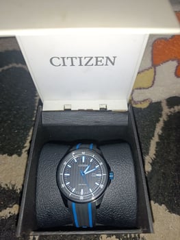 Montre CITIZEN Eco-Drive élégante et moderne