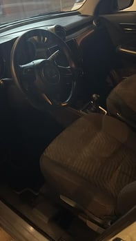 4 voitures à vendre - SUZUKI SWIFT 4 500 km 2022 & FIAT FULLBACK 2018 & HYUNDAI CRETA 2023 noir & HYUNDAI SANTÉ FE 2016