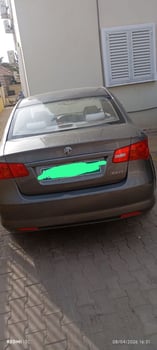 4 voitures à vendre - HYUNDAI CRETA 2023 & la Marque MG 2016 , HYUNDAI SANTÉ FE 2016 & TOYOTA HILUX 2013