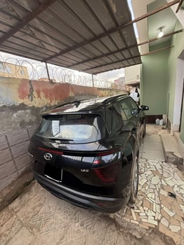 4 voitures à vendre - SUZUKI SWIFT 4 500 km 2022 & la Marqués MG 2016 & HYUNDAI CRETA 2023 noir & HYUNDAI SANTÉ FE 2016