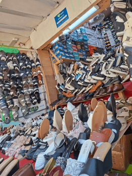 Magasin de chaussures avec stock à Place Mahamoud Harbi