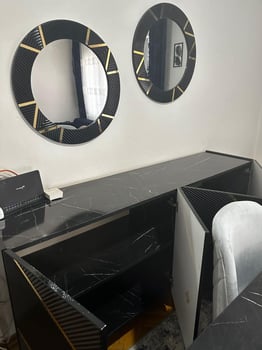 Ensemble salle à manger complète avec 6 chaises et meubles assortis en excellent état