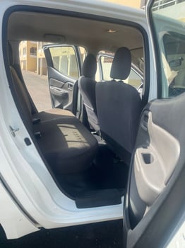 Pickup FIAT FULLBACK, excellent état, climatisation, bâche incluse