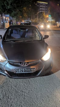 Hyundai Avante 2016 toutes options, boîte automatique, état impeccable