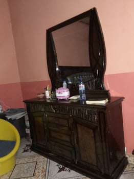 Meubles de chambre à coucher presque neufs à vendre