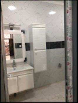 Immeuble neuf 4 appartements meublés à Haramous Sud