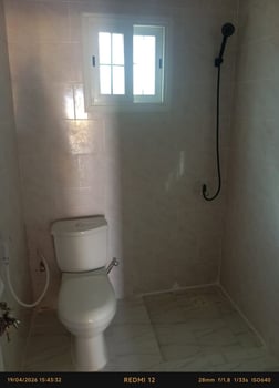 Belle villa neuve avec cour et sécurité à Nagad